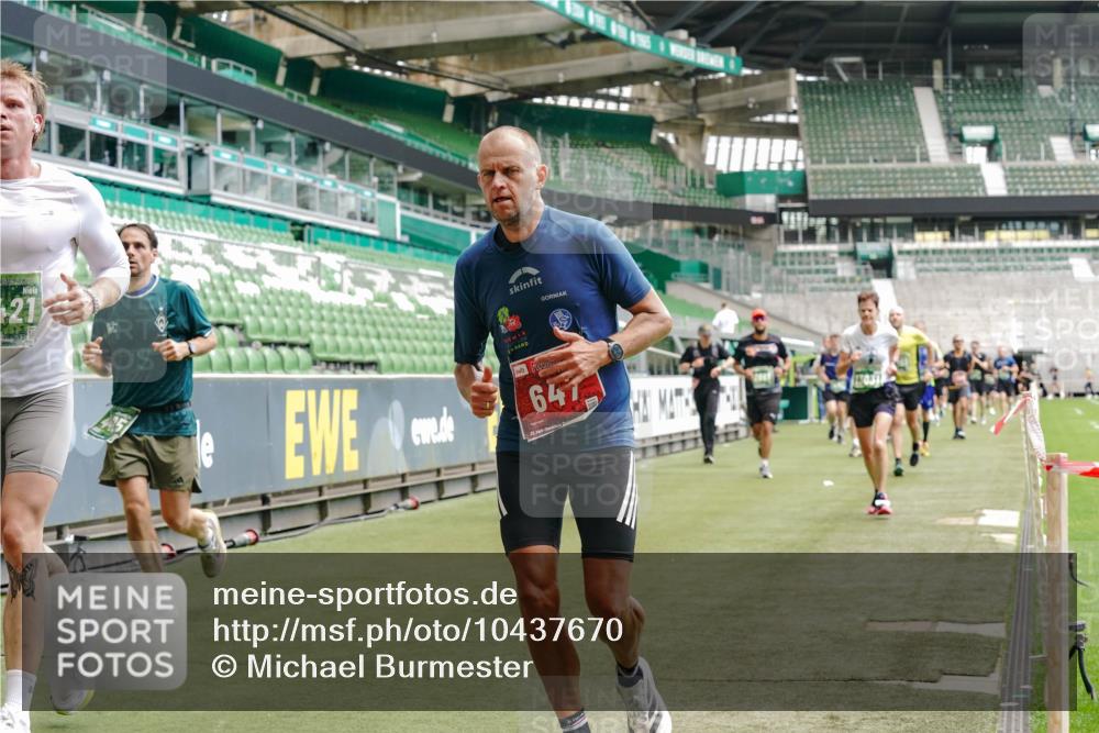 13.09.2026 - 21. swb-Marathon Bremen Michael Burmester http://msf.ph/oto/10437670 13.09.2026 13:06:02 Laufen im Stadion 109, 178, 217, 244, 287, 303, 310, 323, 372, 394, 430, 454, 536, 578, 613, 647, 784, 831, 891, 900, 1073, 1083, 1205, 1239, 1243, 1274, 1307, 1308, 1365, 1380, 1437, 1456, 1533, 1545, 1574, 1581, 1627, 1656, 1687, 1780, 1823, 1848, 1909, 1914, 1932, 1941, 2023, 2076, 2089, 2126, 2241, 2244, 2265, 2275, 2301, 2310, 2355, 2356, 2393, 2430, 2464, 2602, 2707, 2723, 2742, 2764, 2867, 2902, 2919, 2959, 2985, 3030, 3115, 3278, 3320, 3343, 3444, 3485 meine-sportfotos.de