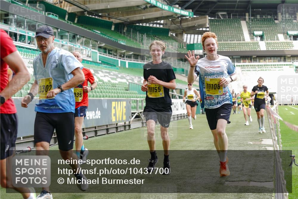 13.09.2026 - 21. swb-Marathon Bremen Michael Burmester http://msf.ph/oto/10437700 13.09.2026 10:26:43 Laufen im Stadion 10096, 10142, 10143, 10172, 10210, 10214, 10228, 10231, 10269, 10289, 10310, 10312, 10318, 10319, 10342, 10346, 10352, 10398, 10436, 10445, 10447, 10454, 10464, 10489, 10504, 10514, 10536, 10541, 10566, 10583, 10628, 10638, 10735, 10742, 10744, 10806, 10807, 10866, 10873, 10897, 10898, 10956, 10987, 10988, 10992, 11015, 11019, 11020, 11060, 11063, 11088, 11108, 11110, 11130, 11135, 11148, 11155, 11187, 11193, 11199, 11209, 11232, 11279, 11312, 11447 meine-sportfotos.de