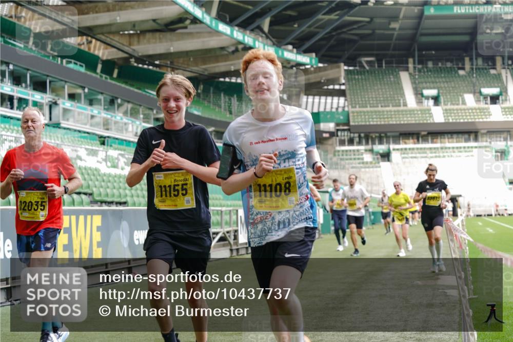 13.09.2026 - 21. swb-Marathon Bremen Michael Burmester http://msf.ph/oto/10437737 13.09.2026 10:26:44 Laufen im Stadion 10096, 10142, 10143, 10172, 10210, 10214, 10228, 10231, 10269, 10289, 10310, 10312, 10318, 10319, 10342, 10346, 10352, 10398, 10436, 10445, 10447, 10454, 10464, 10489, 10504, 10514, 10536, 10541, 10566, 10583, 10628, 10638, 10735, 10742, 10744, 10806, 10807, 10866, 10873, 10897, 10898, 10956, 10987, 10988, 10992, 11015, 11019, 11020, 11060, 11063, 11088, 11108, 11110, 11130, 11135, 11148, 11155, 11187, 11193, 11199, 11209, 11232, 11279, 11312, 11447 meine-sportfotos.de