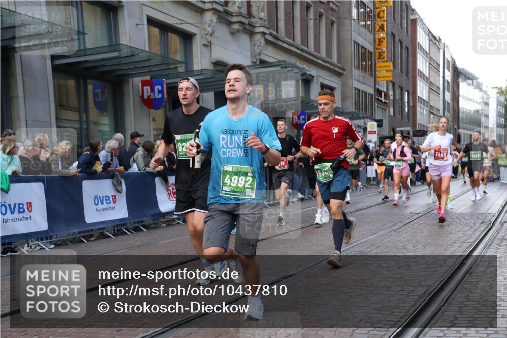 13.09.2026 - 21. swb-Marathon Bremen Strokosch-Dieckow http://msf.ph/oto/10437810 13.09.2026 13:14:55 Ziel 1664, 2383, 3357, 3717, 3743, 4111, 4382, 4646, 4992, 5003, 5149, 5294, 5298, 5385, 5417, 6011, 6351, 6521, 6717, 6773, 6902, 7190, 7346, 7432, 7497, 7515, 7717, 7730, 8086, 8254, 8255, 9253, 9338, 9363, 9483, 13137, 13139, 199, 615, 616, 889, 1455, 1510, 1748, 2251, 2847, 2971, 2997, 3012, 3057, 3175, 3206, 3504, 3717, 3834, 4097, 4226, 4246, 4569, 4586, 4968, 5239, 5315, 5471, 5649, 5796, 5962, 6379, 6404, 6472, 6528, 8238, 9523, 9797, 13141 meine-sportfotos.de