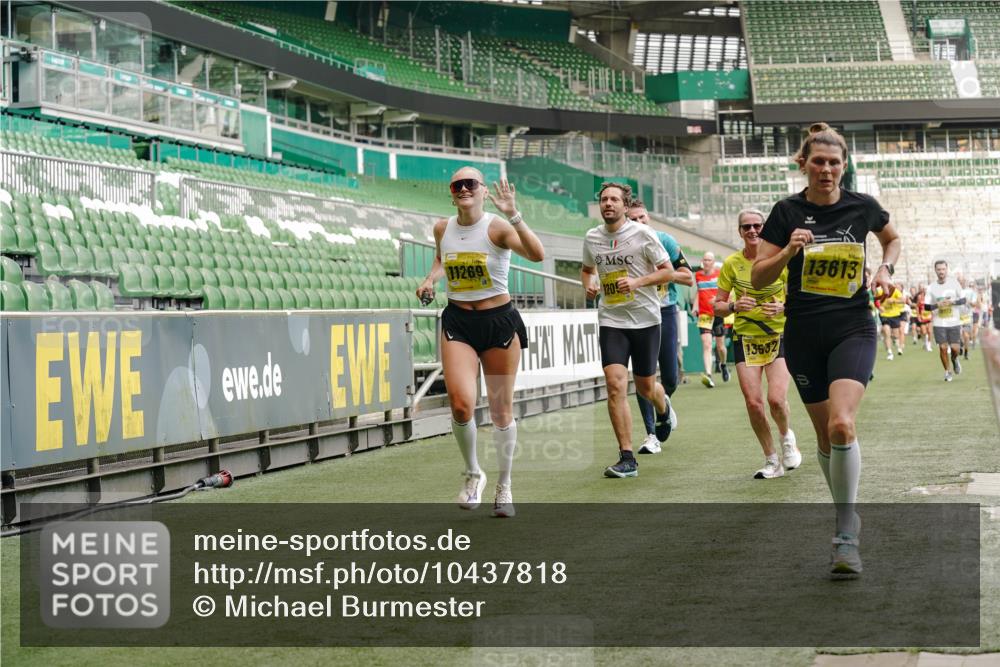 13.09.2026 - 21. swb-Marathon Bremen Michael Burmester http://msf.ph/oto/10437818 13.09.2026 10:26:46 Laufen im Stadion 10096, 10142, 10172, 10210, 10214, 10228, 10231, 10269, 10289, 10310, 10312, 10318, 10319, 10342, 10346, 10352, 10398, 10436, 10445, 10447, 10454, 10464, 10489, 10504, 10514, 10536, 10541, 10566, 10583, 10628, 10638, 10735, 10742, 10744, 10806, 10807, 10866, 10873, 10897, 10898, 10956, 10987, 10988, 10992, 11015, 11019, 11020, 11060, 11063, 11088, 11108, 11110, 11130, 11135, 11148, 11155, 11187, 11193, 11199, 11209, 11232, 11279, 11312, 11447 meine-sportfotos.de