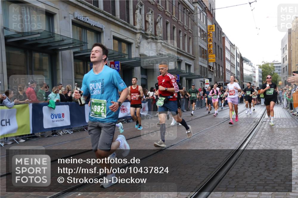 13.09.2026 - 21. swb-Marathon Bremen Strokosch-Dieckow http://msf.ph/oto/10437824 13.09.2026 13:14:56 Ziel 1664, 2383, 3357, 3743, 4111, 4382, 4646, 4992, 5003, 5149, 5294, 5298, 5385, 5417, 6011, 6351, 6521, 6717, 6773, 6902, 7190, 7346, 7432, 7497, 7515, 7717, 7730, 8086, 8254, 8255, 9253, 9338, 9363, 9483, 13137, 13139, 199, 615, 616, 889, 1455, 1510, 1748, 2251, 2383, 2847, 2971, 2997, 3012, 3057, 3175, 3206, 3504, 3717, 3834, 4097, 4226, 4246, 4569, 4586, 4968, 5239, 5298, 5315, 5471, 5649, 5796, 5962, 6379, 6404, 6472, 6528, 8238, 9523, 9797, 13141 meine-sportfotos.de