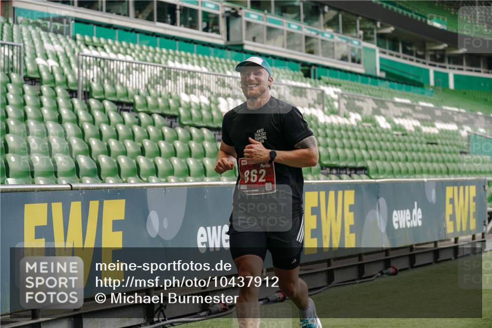 13.09.2026 - 21. swb-Marathon Bremen Michael Burmester http://msf.ph/oto/10437912 13.09.2026 12:40:22 Laufen im Stadion 126, 371, 453, 603, 640, 650, 671, 735, 744, 807, 862, 912, 957, 1136, 1336, 1379, 1381, 1508, 1540, 1571, 1576, 1614, 1717, 1751, 1758, 1795, 1800, 1852, 1860, 1901, 1930, 1950, 2049, 2099, 3744, 4381, 4936, 5912, 6201, 6630, 7118, 7671, 8065, 8467, 9329, 9630, 10034, 13080, 13224, 365, 466, 658, 850, 1090, 1288, 1385, 1485, 1583, 1754, 1993, 2073, 2585, 3617, 7244, 7692, 7768, 8075, 8729, 13033 meine-sportfotos.de