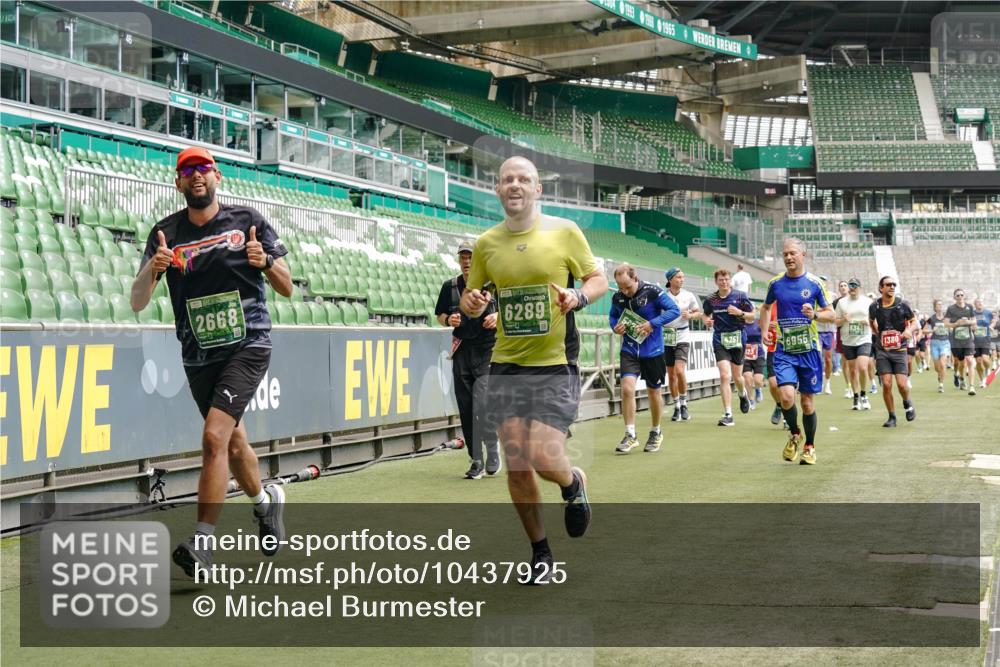 13.09.2026 - 21. swb-Marathon Bremen Michael Burmester http://msf.ph/oto/10437925 13.09.2026 13:06:07 Laufen im Stadion 109, 178, 217, 244, 287, 303, 310, 323, 372, 394, 430, 454, 536, 578, 613, 647, 784, 831, 891, 900, 1073, 1083, 1205, 1239, 1243, 1274, 1307, 1308, 1365, 1380, 1437, 1533, 1545, 1574, 1581, 1627, 1656, 1687, 1780, 1823, 1848, 1909, 1914, 1932, 1941, 2023, 2076, 2089, 2090, 2126, 2241, 2244, 2265, 2275, 2301, 2310, 2355, 2356, 2393, 2464, 2602, 2707, 2723, 2742, 2764, 2867, 2902, 2919, 2959, 2985, 3030, 3115, 3278, 3320, 3343, 3444, 3485 meine-sportfotos.de