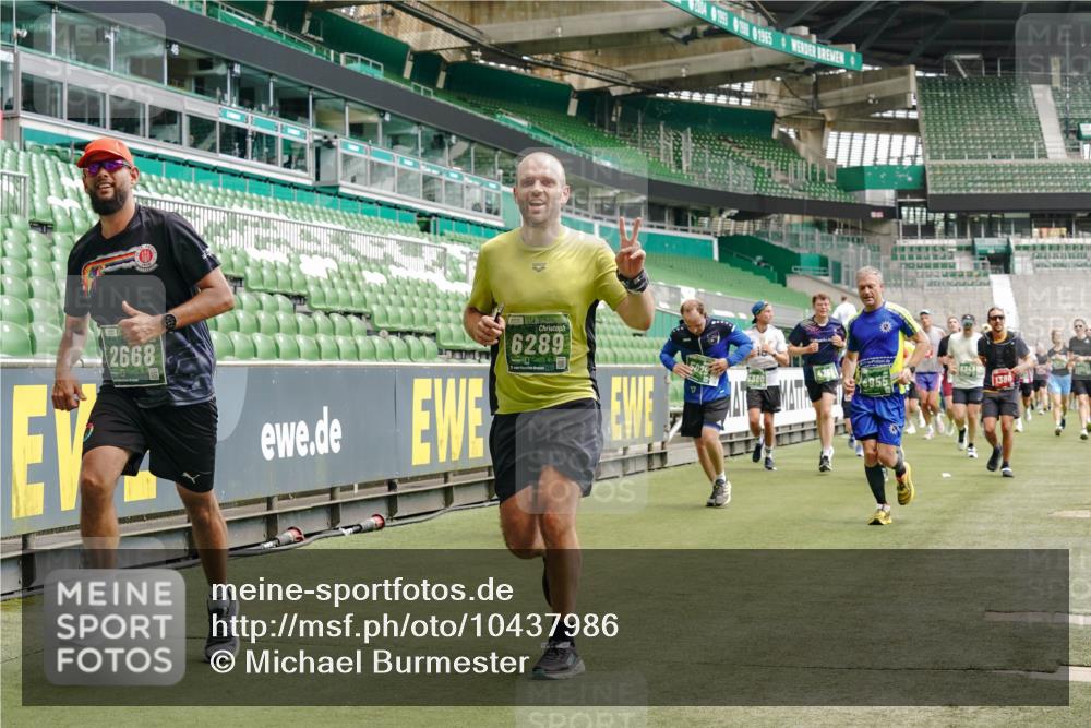 13.09.2026 - 21. swb-Marathon Bremen Michael Burmester http://msf.ph/oto/10437986 13.09.2026 13:06:07 Laufen im Stadion 109, 178, 217, 244, 287, 303, 310, 323, 372, 394, 430, 454, 536, 578, 613, 647, 784, 831, 891, 900, 1073, 1083, 1205, 1239, 1243, 1274, 1307, 1308, 1365, 1380, 1437, 1533, 1545, 1574, 1581, 1627, 1656, 1687, 1780, 1823, 1848, 1909, 1914, 1932, 1941, 2023, 2076, 2089, 2090, 2126, 2241, 2244, 2265, 2275, 2301, 2310, 2355, 2356, 2393, 2464, 2602, 2707, 2723, 2742, 2764, 2867, 2902, 2919, 2959, 2985, 3030, 3115, 3278, 3320, 3343, 3444, 3485 meine-sportfotos.de