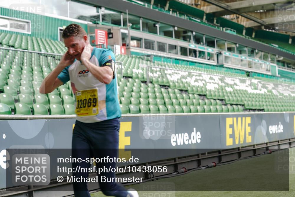 13.09.2026 - 21. swb-Marathon Bremen Michael Burmester http://msf.ph/oto/10438056 13.09.2026 10:26:51 Laufen im Stadion 10096, 10142, 10172, 10210, 10214, 10228, 10231, 10269, 10289, 10310, 10312, 10318, 10319, 10342, 10346, 10352, 10398, 10436, 10445, 10447, 10454, 10464, 10489, 10504, 10514, 10536, 10541, 10566, 10583, 10628, 10638, 10735, 10742, 10744, 10806, 10807, 10860, 10866, 10873, 10897, 10898, 10956, 10987, 10992, 11015, 11019, 11020, 11060, 11063, 11088, 11108, 11110, 11130, 11135, 11148, 11155, 11187, 11193, 11199, 11209, 11232, 11279, 11312, 11447 meine-sportfotos.de