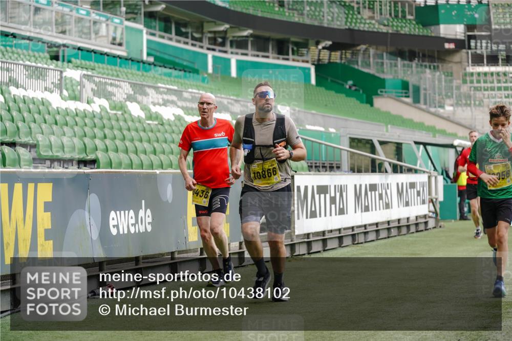13.09.2026 - 21. swb-Marathon Bremen Michael Burmester http://msf.ph/oto/10438102 13.09.2026 10:26:52 Laufen im Stadion 10096, 10142, 10172, 10210, 10214, 10228, 10231, 10269, 10289, 10310, 10318, 10319, 10342, 10346, 10352, 10398, 10436, 10445, 10447, 10454, 10464, 10489, 10504, 10514, 10536, 10541, 10566, 10583, 10628, 10638, 10735, 10742, 10744, 10806, 10807, 10860, 10866, 10873, 10897, 10898, 10956, 10987, 10992, 11015, 11019, 11020, 11060, 11063, 11088, 11110, 11130, 11135, 11148, 11155, 11187, 11193, 11199, 11209, 11232, 11279, 11312, 11447 meine-sportfotos.de