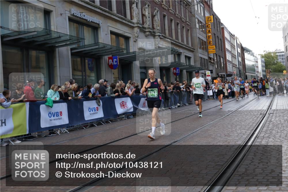 13.09.2026 - 21. swb-Marathon Bremen Strokosch-Dieckow http://msf.ph/oto/10438121 13.09.2026 13:15:03 Ziel 1664, 3346, 3357, 3743, 4111, 4212, 4382, 4646, 4653, 4663, 4992, 5003, 5149, 5385, 6011, 6526, 6773, 6902, 7291, 7346, 7497, 7515, 7717, 7730, 7992, 8086, 8254, 8255, 9253, 9338, 9391, 9483, 13137, 13139, 615, 616, 889, 1455, 1510, 1748, 2383, 2847, 3057, 3175, 3206, 3504, 3717, 4097, 4226, 4246, 4382, 4569, 4968, 4992, 5294, 5298, 5315, 5417, 5471, 5649, 5796, 5962, 6351, 6379, 6404, 6472, 6521, 6528, 6717, 7190, 7432, 8238, 9363, 9523, 9797, 13141 meine-sportfotos.de