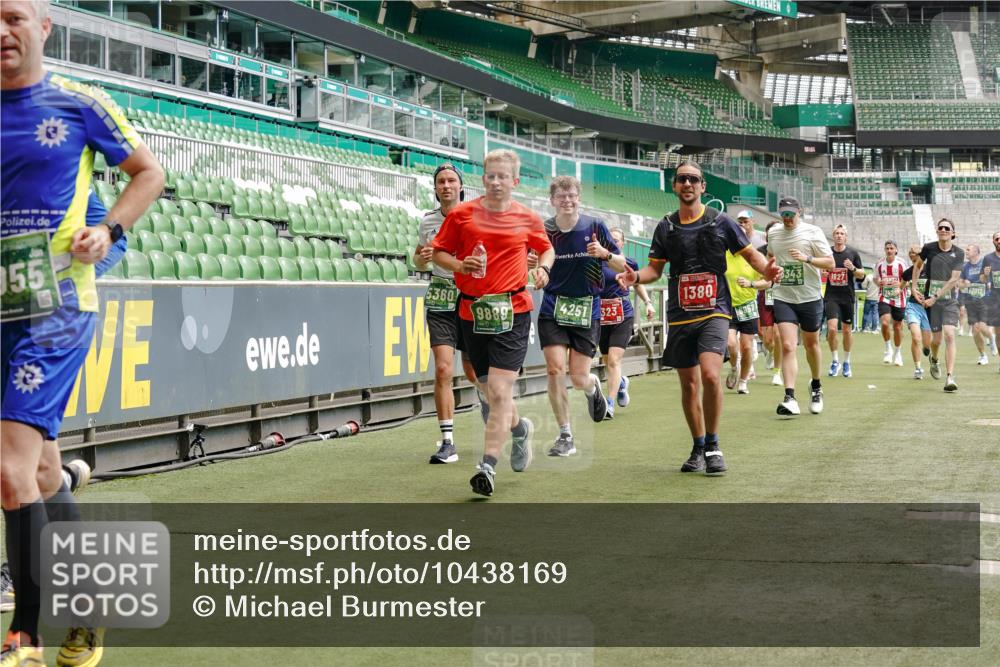 13.09.2026 - 21. swb-Marathon Bremen Michael Burmester http://msf.ph/oto/10438169 13.09.2026 13:06:11 Laufen im Stadion 109, 178, 217, 244, 287, 303, 310, 323, 372, 394, 430, 454, 536, 578, 613, 647, 784, 831, 891, 900, 1073, 1083, 1205, 1239, 1243, 1274, 1307, 1308, 1365, 1369, 1380, 1437, 1533, 1545, 1574, 1581, 1627, 1656, 1780, 1823, 1848, 1909, 1914, 1932, 1941, 2023, 2076, 2089, 2090, 2126, 2241, 2244, 2265, 2275, 2301, 2310, 2355, 2356, 2393, 2440, 2464, 2602, 2707, 2723, 2742, 2764, 2867, 2902, 2919, 2959, 2985, 3030, 3115, 3278, 3320, 3343, 3444, 3485 meine-sportfotos.de