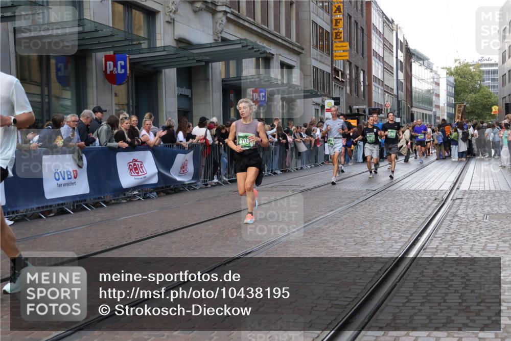 13.09.2026 - 21. swb-Marathon Bremen Strokosch-Dieckow http://msf.ph/oto/10438195 13.09.2026 13:15:05 Ziel 1445, 1664, 3346, 3357, 3743, 4111, 4212, 4646, 4653, 4663, 5003, 5149, 5385, 6011, 6162, 6526, 6773, 6902, 7203, 7291, 7346, 7497, 7515, 7717, 7730, 7992, 8086, 8254, 8255, 9253, 9391, 9483, 13137, 13139, 615, 616, 889, 1455, 1510, 1748, 2383, 3057, 3175, 3206, 3504, 3717, 4097, 4226, 4246, 4382, 4569, 4968, 4992, 5294, 5298, 5315, 5417, 5471, 5649, 5796, 5962, 6351, 6379, 6404, 6472, 6521, 6528, 6717, 7190, 7432, 8238, 9338, 9363, 9523, 9797, 13141 meine-sportfotos.de