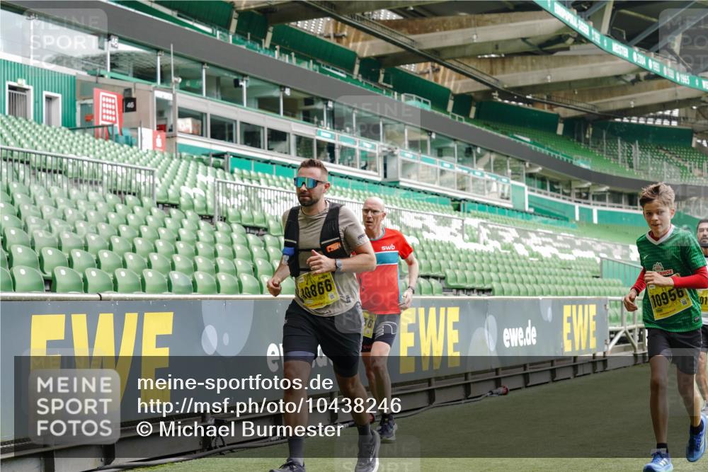 13.09.2026 - 21. swb-Marathon Bremen Michael Burmester http://msf.ph/oto/10438246 13.09.2026 10:26:55 Laufen im Stadion 10096, 10142, 10172, 10210, 10214, 10228, 10231, 10269, 10289, 10310, 10318, 10319, 10342, 10346, 10352, 10398, 10436, 10445, 10447, 10454, 10464, 10489, 10504, 10514, 10536, 10541, 10566, 10583, 10628, 10638, 10735, 10742, 10744, 10806, 10807, 10860, 10866, 10873, 10897, 10898, 10956, 10987, 10992, 11015, 11019, 11020, 11060, 11063, 11088, 11110, 11111, 11130, 11135, 11148, 11155, 11187, 11193, 11199, 11209, 11232, 11279, 11312, 11447 meine-sportfotos.de