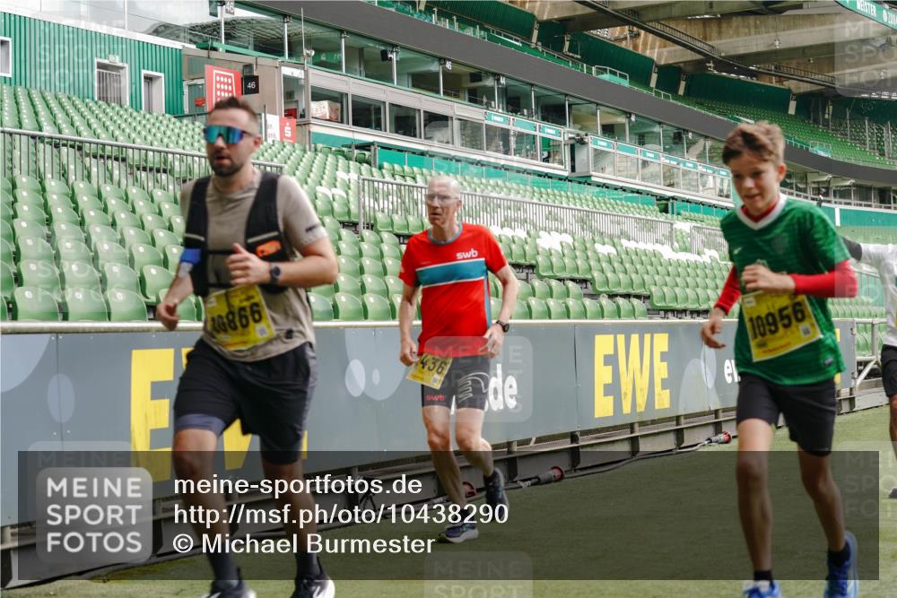13.09.2026 - 21. swb-Marathon Bremen Michael Burmester http://msf.ph/oto/10438290 13.09.2026 10:26:55 Laufen im Stadion 10096, 10142, 10172, 10210, 10214, 10228, 10231, 10269, 10289, 10310, 10318, 10319, 10342, 10346, 10352, 10398, 10436, 10445, 10447, 10454, 10464, 10489, 10504, 10514, 10536, 10541, 10566, 10583, 10628, 10638, 10735, 10742, 10744, 10806, 10807, 10860, 10866, 10873, 10897, 10898, 10956, 10987, 10992, 11015, 11019, 11020, 11060, 11063, 11088, 11110, 11111, 11130, 11135, 11148, 11155, 11187, 11193, 11199, 11209, 11232, 11279, 11312, 11447 meine-sportfotos.de