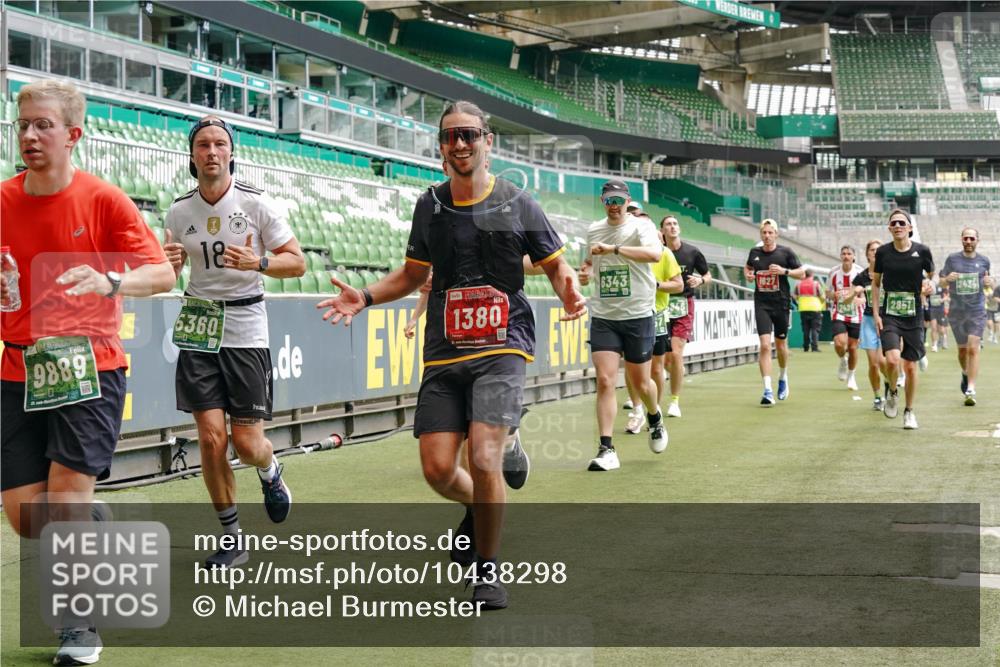 13.09.2026 - 21. swb-Marathon Bremen Michael Burmester http://msf.ph/oto/10438298 13.09.2026 13:06:13 Laufen im Stadion 109, 178, 217, 244, 287, 303, 310, 323, 372, 394, 430, 454, 536, 578, 613, 647, 784, 831, 891, 900, 1073, 1083, 1205, 1239, 1243, 1274, 1307, 1308, 1365, 1369, 1380, 1437, 1533, 1545, 1574, 1581, 1627, 1656, 1780, 1823, 1848, 1871, 1909, 1914, 1932, 1941, 2023, 2076, 2089, 2090, 2126, 2241, 2244, 2265, 2275, 2301, 2310, 2355, 2356, 2393, 2440, 2464, 2602, 2707, 2723, 2742, 2764, 2867, 2902, 2959, 2985, 3030, 3115, 3278, 3320, 3343, 3444, 3485 meine-sportfotos.de