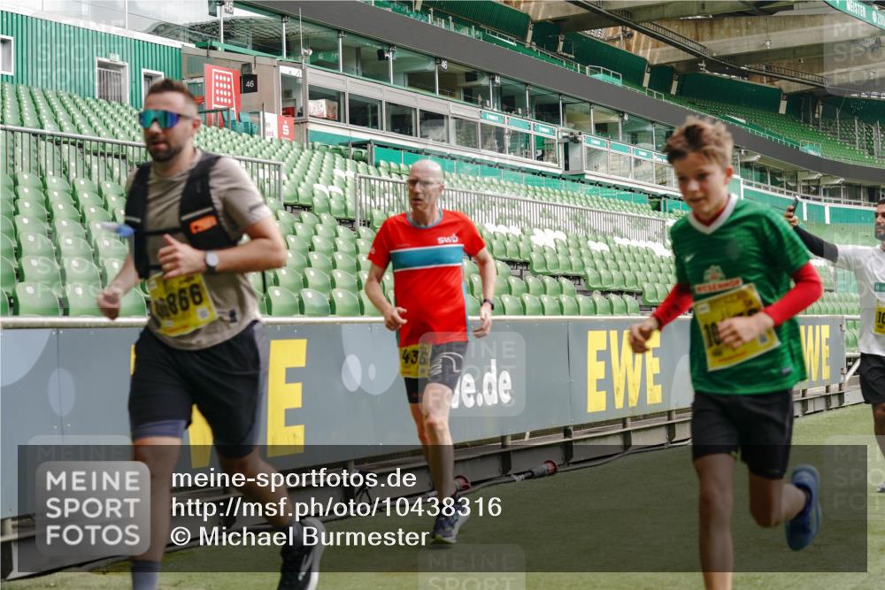 13.09.2026 - 21. swb-Marathon Bremen Michael Burmester http://msf.ph/oto/10438316 13.09.2026 10:26:55 Laufen im Stadion 10096, 10142, 10172, 10210, 10214, 10228, 10231, 10269, 10289, 10310, 10318, 10319, 10342, 10346, 10352, 10398, 10436, 10445, 10447, 10454, 10464, 10489, 10504, 10514, 10536, 10541, 10566, 10583, 10628, 10638, 10735, 10742, 10744, 10806, 10807, 10860, 10866, 10873, 10897, 10898, 10956, 10987, 10992, 11015, 11019, 11020, 11060, 11063, 11088, 11110, 11111, 11130, 11135, 11148, 11155, 11187, 11193, 11199, 11209, 11232, 11279, 11312, 11447 meine-sportfotos.de