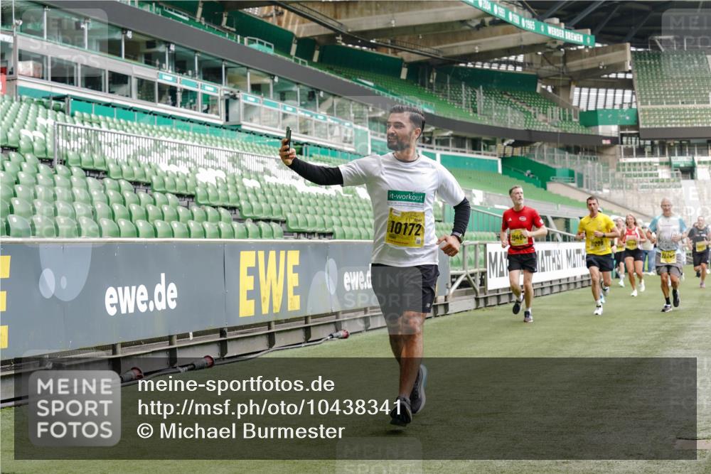 13.09.2026 - 21. swb-Marathon Bremen Michael Burmester http://msf.ph/oto/10438341 13.09.2026 10:26:56 Laufen im Stadion 10096, 10142, 10172, 10210, 10214, 10228, 10231, 10269, 10289, 10310, 10318, 10319, 10342, 10346, 10352, 10398, 10436, 10445, 10447, 10454, 10464, 10489, 10504, 10514, 10536, 10541, 10566, 10583, 10628, 10638, 10735, 10742, 10744, 10806, 10807, 10860, 10866, 10873, 10897, 10898, 10956, 10987, 10992, 11015, 11019, 11020, 11060, 11063, 11088, 11110, 11111, 11130, 11135, 11148, 11155, 11187, 11193, 11199, 11209, 11232, 11279, 11312 meine-sportfotos.de