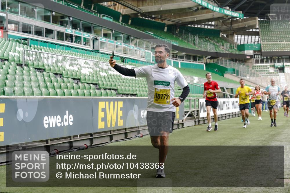 13.09.2026 - 21. swb-Marathon Bremen Michael Burmester http://msf.ph/oto/10438363 13.09.2026 10:26:56 Laufen im Stadion 10096, 10142, 10172, 10210, 10214, 10228, 10231, 10269, 10289, 10310, 10318, 10319, 10342, 10346, 10352, 10398, 10436, 10445, 10447, 10454, 10464, 10489, 10504, 10514, 10536, 10541, 10566, 10583, 10628, 10638, 10735, 10742, 10744, 10806, 10807, 10860, 10866, 10873, 10897, 10898, 10956, 10987, 10992, 11015, 11019, 11020, 11060, 11063, 11088, 11110, 11111, 11130, 11135, 11148, 11155, 11187, 11193, 11199, 11209, 11232, 11279, 11312 meine-sportfotos.de