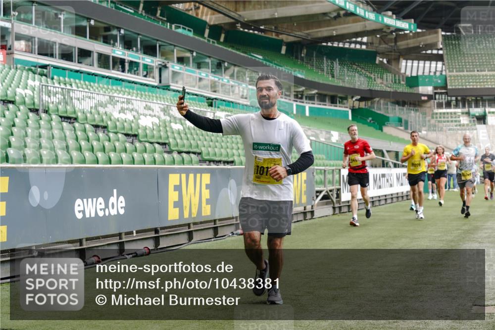 13.09.2026 - 21. swb-Marathon Bremen Michael Burmester http://msf.ph/oto/10438381 13.09.2026 10:26:57 Laufen im Stadion 10096, 10142, 10172, 10210, 10214, 10228, 10231, 10269, 10289, 10310, 10318, 10319, 10342, 10346, 10352, 10398, 10436, 10445, 10447, 10454, 10464, 10489, 10504, 10514, 10536, 10541, 10566, 10583, 10628, 10638, 10735, 10742, 10744, 10806, 10807, 10860, 10866, 10873, 10897, 10898, 10956, 10987, 10992, 11015, 11019, 11020, 11060, 11063, 11088, 11110, 11111, 11130, 11135, 11148, 11155, 11187, 11193, 11199, 11209, 11232, 11279, 11312 meine-sportfotos.de