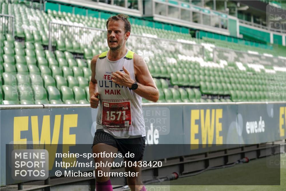 13.09.2026 - 21. swb-Marathon Bremen Michael Burmester http://msf.ph/oto/10438420 13.09.2026 12:40:44 Laufen im Stadion 126, 371, 453, 603, 640, 650, 671, 735, 744, 807, 862, 912, 957, 1136, 1336, 1379, 1381, 1508, 1540, 1571, 1614, 1797, 1852, 1860, 1901, 1930, 1950, 2049, 2099, 2986, 3744, 4381, 4399, 4795, 4936, 6201, 6630, 7118, 7671, 8065, 9065, 9329, 9630, 10034, 13080, 13224, 365, 466, 658, 895, 1090, 1118, 1288, 1385, 1485, 1583, 1604, 1754, 2073, 2585, 2670, 3617, 7244, 7768, 8075, 8729 meine-sportfotos.de