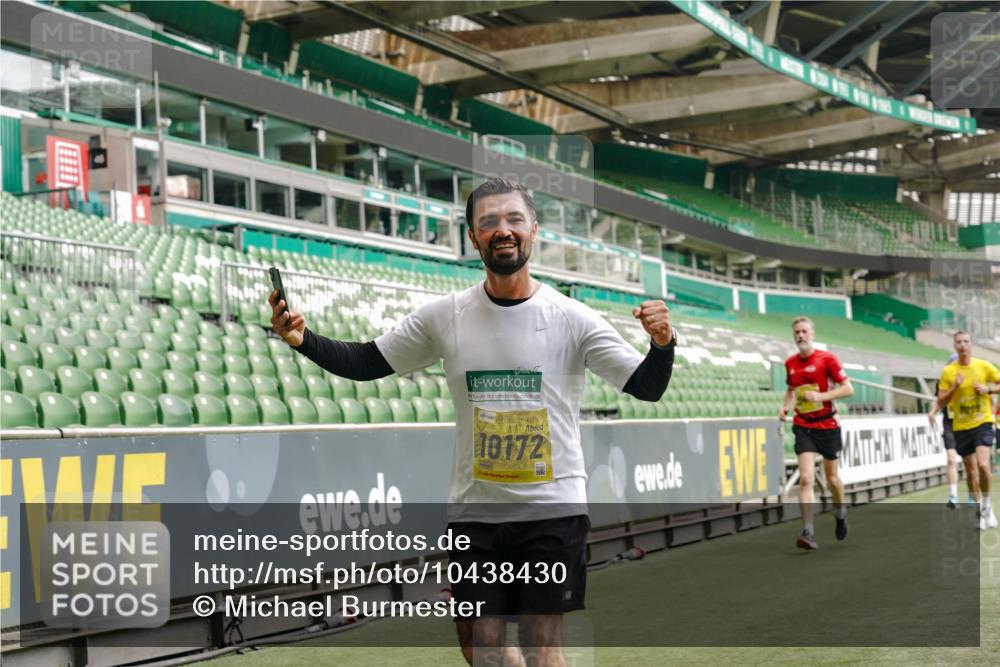 13.09.2026 - 21. swb-Marathon Bremen Michael Burmester http://msf.ph/oto/10438430 13.09.2026 10:26:57 Laufen im Stadion 10096, 10142, 10172, 10210, 10214, 10228, 10231, 10269, 10289, 10310, 10318, 10319, 10342, 10346, 10352, 10398, 10436, 10445, 10447, 10454, 10464, 10489, 10504, 10514, 10536, 10541, 10566, 10583, 10628, 10638, 10735, 10742, 10744, 10806, 10807, 10860, 10866, 10873, 10897, 10898, 10956, 10987, 10992, 11015, 11019, 11020, 11060, 11063, 11088, 11110, 11111, 11130, 11135, 11148, 11155, 11187, 11193, 11199, 11209, 11232, 11279, 11312 meine-sportfotos.de