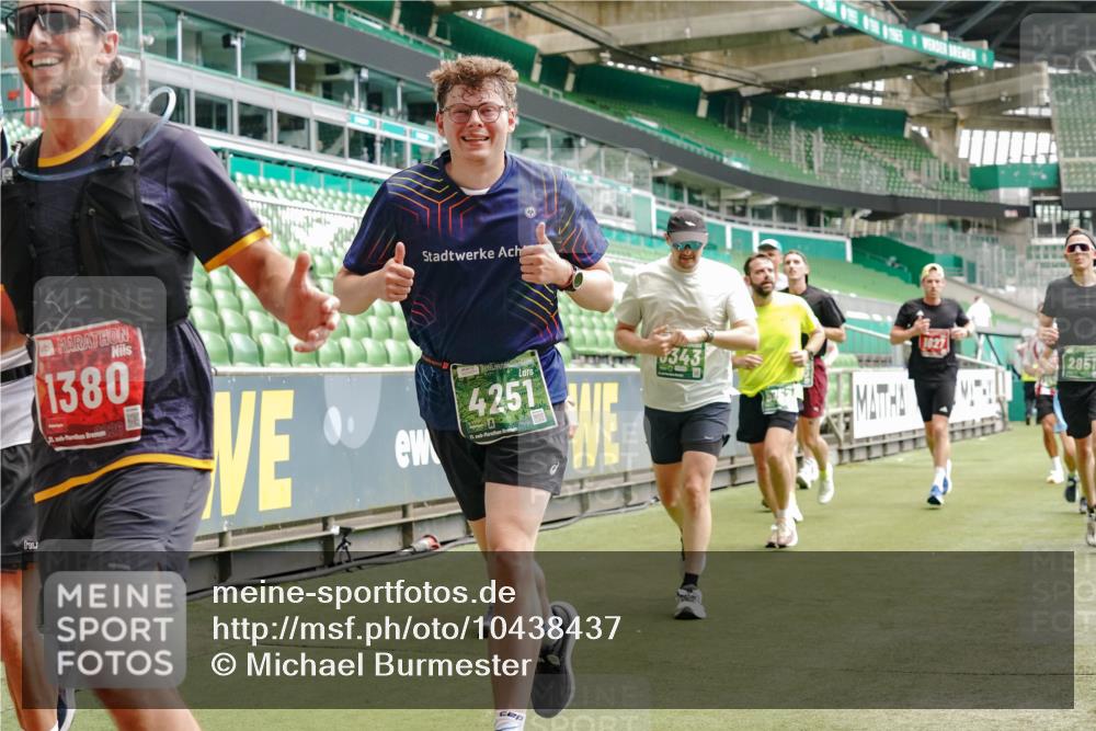 13.09.2026 - 21. swb-Marathon Bremen Michael Burmester http://msf.ph/oto/10438437 13.09.2026 13:06:14 Laufen im Stadion 109, 178, 217, 244, 287, 303, 310, 323, 372, 394, 430, 454, 536, 578, 613, 647, 784, 831, 891, 900, 1073, 1083, 1205, 1239, 1243, 1274, 1307, 1308, 1365, 1369, 1380, 1437, 1533, 1545, 1574, 1581, 1627, 1656, 1780, 1823, 1848, 1871, 1909, 1914, 1932, 1941, 2023, 2076, 2089, 2090, 2126, 2241, 2244, 2265, 2275, 2301, 2310, 2355, 2356, 2393, 2440, 2464, 2602, 2699, 2707, 2723, 2742, 2764, 2818, 2902, 2959, 2985, 3030, 3115, 3278, 3320, 3343, 3444, 3485 meine-sportfotos.de