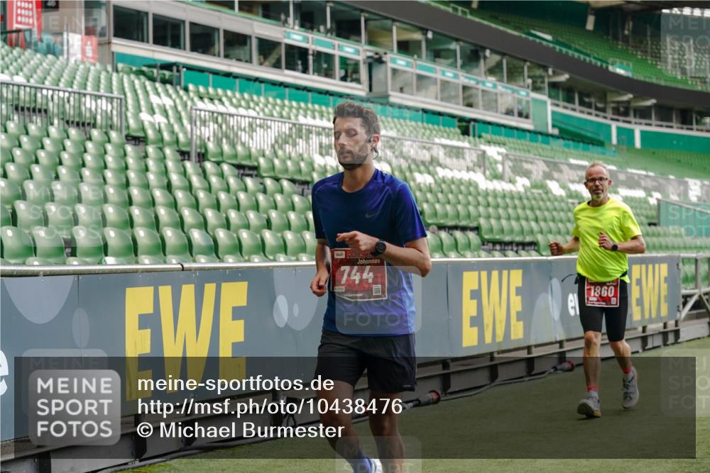 13.09.2026 - 21. swb-Marathon Bremen Michael Burmester http://msf.ph/oto/10438476 13.09.2026 12:40:47 Laufen im Stadion 126, 371, 453, 603, 640, 650, 671, 735, 744, 807, 862, 912, 957, 1136, 1336, 1379, 1381, 1411, 1508, 1540, 1571, 1614, 1797, 1852, 1860, 1901, 1930, 1950, 2099, 2986, 3744, 4381, 4399, 4795, 4936, 6198, 6201, 6630, 7118, 7671, 8065, 9065, 9329, 9630, 10034, 13080, 13224, 346, 365, 466, 658, 895, 1090, 1118, 1288, 1385, 1485, 1583, 1604, 1754, 2073, 2585, 2670, 3617, 7244, 7768, 8075, 8729 meine-sportfotos.de