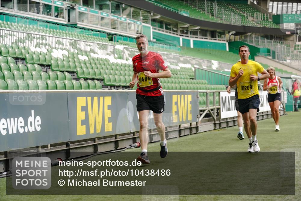 13.09.2026 - 21. swb-Marathon Bremen Michael Burmester http://msf.ph/oto/10438486 13.09.2026 10:26:59 Laufen im Stadion 10096, 10142, 10172, 10210, 10214, 10228, 10231, 10269, 10289, 10310, 10318, 10319, 10342, 10346, 10352, 10398, 10436, 10445, 10447, 10454, 10464, 10489, 10504, 10514, 10536, 10541, 10566, 10583, 10628, 10638, 10735, 10742, 10744, 10806, 10807, 10860, 10866, 10873, 10897, 10898, 10956, 10987, 10992, 11015, 11019, 11020, 11060, 11063, 11088, 11110, 11111, 11130, 11135, 11148, 11155, 11187, 11193, 11199, 11209, 11232, 11279, 11312 meine-sportfotos.de