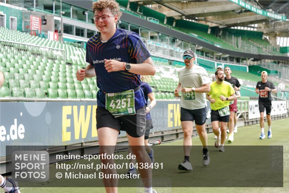 13.09.2026 - 21. swb-Marathon Bremen Michael Burmester http://msf.ph/oto/10438491 13.09.2026 13:06:14 Laufen im Stadion 109, 178, 217, 244, 287, 303, 310, 323, 372, 394, 430, 454, 536, 578, 613, 647, 784, 831, 891, 900, 1073, 1083, 1205, 1239, 1243, 1274, 1307, 1308, 1365, 1369, 1380, 1437, 1533, 1545, 1574, 1581, 1627, 1656, 1780, 1823, 1848, 1871, 1909, 1914, 1932, 1941, 2023, 2076, 2089, 2090, 2126, 2241, 2244, 2265, 2275, 2301, 2310, 2355, 2356, 2393, 2440, 2464, 2602, 2699, 2707, 2723, 2742, 2764, 2818, 2902, 2959, 2985, 3030, 3115, 3278, 3320, 3343, 3444, 3485 meine-sportfotos.de