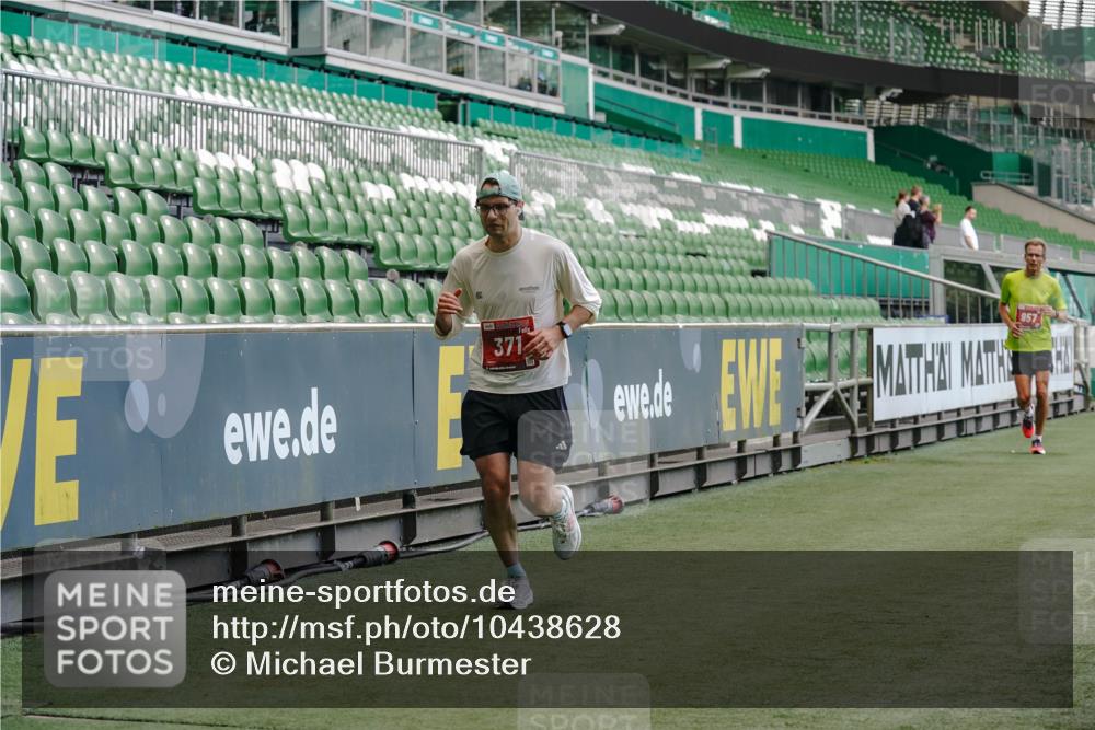 13.09.2026 - 21. swb-Marathon Bremen Michael Burmester http://msf.ph/oto/10438628 13.09.2026 12:40:55 Laufen im Stadion 126, 371, 453, 603, 640, 650, 671, 735, 744, 862, 912, 957, 1136, 1336, 1379, 1381, 1411, 1508, 1540, 1571, 1614, 1797, 1822, 1852, 1860, 1901, 1930, 1950, 2986, 3624, 3744, 4381, 4399, 4795, 4936, 6198, 6201, 6264, 6630, 7118, 7671, 8065, 9065, 9329, 9630, 10034, 13080, 13224, 346, 365, 466, 658, 895, 1090, 1118, 1288, 1385, 1485, 1583, 1604, 1754, 2073, 2141, 2352, 2585, 2670, 3617, 7244, 7768, 8729 meine-sportfotos.de
