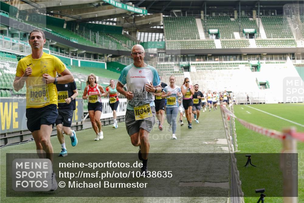 13.09.2026 - 21. swb-Marathon Bremen Michael Burmester http://msf.ph/oto/10438635 13.09.2026 10:27:01 Laufen im Stadion 10096, 10142, 10172, 10210, 10214, 10228, 10231, 10269, 10289, 10310, 10318, 10319, 10342, 10346, 10352, 10398, 10436, 10445, 10447, 10454, 10464, 10489, 10504, 10514, 10536, 10541, 10566, 10583, 10628, 10638, 10735, 10742, 10744, 10806, 10807, 10846, 10860, 10866, 10873, 10897, 10898, 10956, 10987, 10992, 11015, 11019, 11060, 11063, 11076, 11088, 11110, 11111, 11130, 11135, 11148, 11155, 11187, 11193, 11199, 11209, 11232, 11279, 11312 meine-sportfotos.de