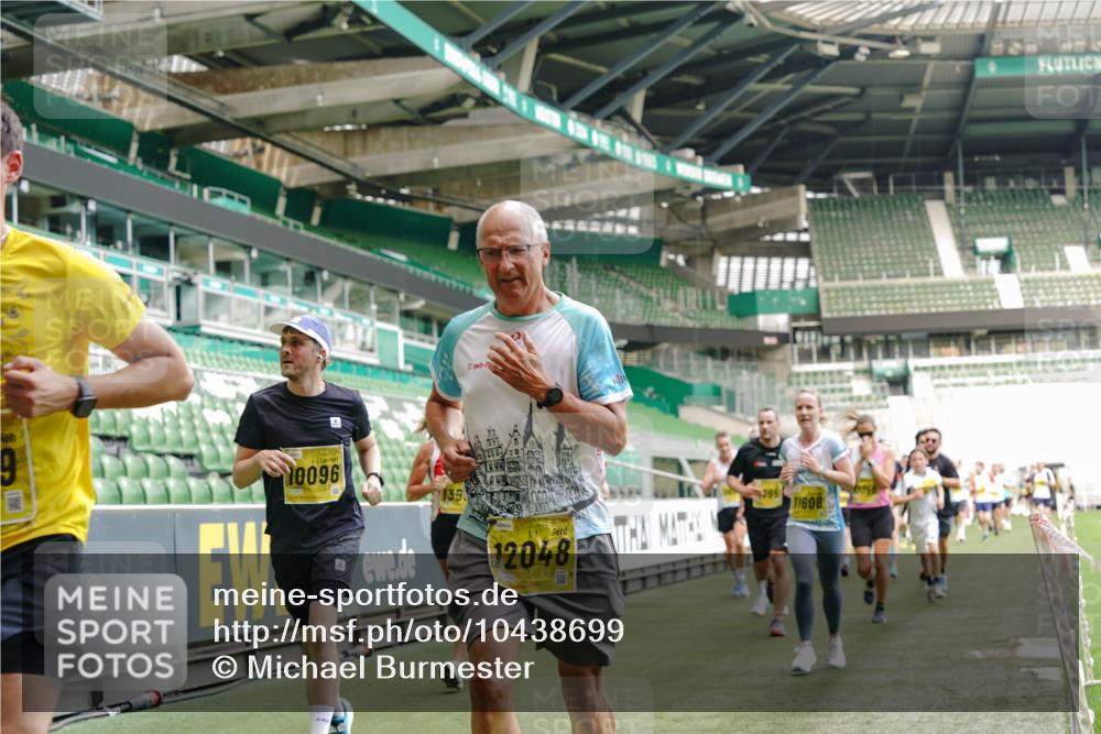 13.09.2026 - 21. swb-Marathon Bremen Michael Burmester http://msf.ph/oto/10438699 13.09.2026 10:27:02 Laufen im Stadion 10096, 10142, 10172, 10210, 10214, 10228, 10231, 10269, 10289, 10310, 10318, 10319, 10342, 10352, 10398, 10436, 10445, 10447, 10454, 10464, 10489, 10504, 10514, 10536, 10541, 10566, 10583, 10628, 10638, 10735, 10742, 10744, 10806, 10807, 10846, 10860, 10866, 10873, 10897, 10898, 10956, 10987, 10992, 11015, 11019, 11060, 11063, 11076, 11088, 11110, 11111, 11130, 11135, 11148, 11155, 11187, 11193, 11199, 11209, 11232, 11279 meine-sportfotos.de