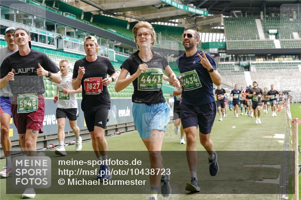 13.09.2026 - 21. swb-Marathon Bremen Michael Burmester http://msf.ph/oto/10438723 13.09.2026 13:06:17 Laufen im Stadion 109, 217, 244, 287, 303, 310, 323, 372, 394, 430, 454, 536, 578, 613, 647, 716, 784, 831, 891, 900, 922, 1073, 1083, 1205, 1243, 1274, 1307, 1308, 1365, 1369, 1380, 1437, 1533, 1545, 1574, 1581, 1627, 1656, 1780, 1823, 1848, 1871, 1909, 1914, 1932, 1941, 2023, 2076, 2089, 2090, 2126, 2241, 2244, 2265, 2275, 2301, 2310, 2355, 2356, 2393, 2440, 2464, 2602, 2699, 2707, 2721, 2723, 2742, 2764, 2818, 2902, 2959, 2985, 3030, 3115, 3278, 3320, 3343, 3444, 3485 meine-sportfotos.de
