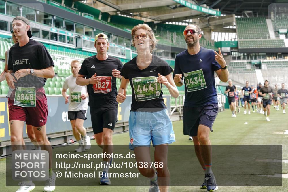 13.09.2026 - 21. swb-Marathon Bremen Michael Burmester http://msf.ph/oto/10438768 13.09.2026 13:06:17 Laufen im Stadion 109, 217, 244, 287, 303, 310, 323, 372, 394, 430, 454, 536, 578, 613, 647, 716, 784, 831, 891, 900, 922, 1073, 1083, 1205, 1243, 1274, 1307, 1308, 1365, 1369, 1380, 1437, 1533, 1545, 1574, 1581, 1627, 1656, 1780, 1823, 1848, 1871, 1909, 1914, 1932, 1941, 2023, 2076, 2089, 2090, 2126, 2241, 2244, 2265, 2275, 2301, 2310, 2355, 2356, 2393, 2440, 2464, 2602, 2699, 2707, 2721, 2723, 2742, 2764, 2818, 2902, 2959, 2985, 3030, 3115, 3278, 3320, 3343, 3444, 3485 meine-sportfotos.de