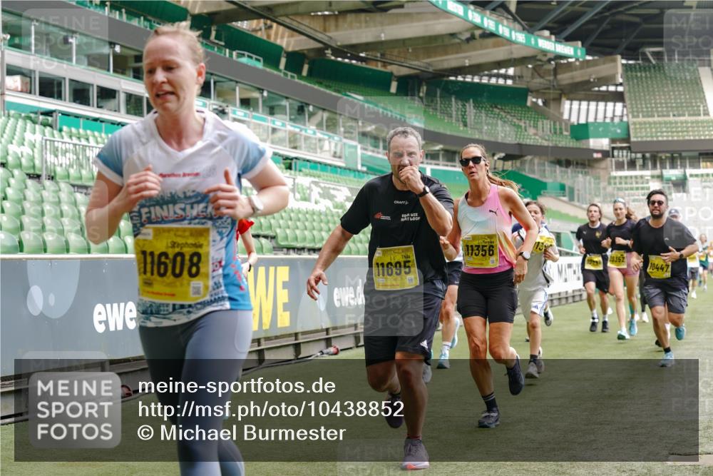 13.09.2026 - 21. swb-Marathon Bremen Michael Burmester http://msf.ph/oto/10438852 13.09.2026 10:27:05 Laufen im Stadion 10096, 10142, 10172, 10210, 10214, 10223, 10228, 10231, 10269, 10289, 10310, 10318, 10319, 10342, 10352, 10398, 10436, 10445, 10447, 10454, 10464, 10489, 10504, 10514, 10536, 10541, 10566, 10583, 10628, 10638, 10735, 10742, 10744, 10806, 10807, 10846, 10860, 10866, 10873, 10897, 10898, 10956, 10987, 10992, 11015, 11019, 11060, 11063, 11076, 11088, 11110, 11111, 11130, 11135, 11148, 11155, 11187, 11193, 11199, 11209, 11232, 11279 meine-sportfotos.de