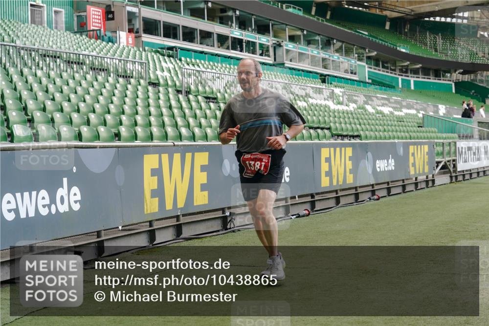 13.09.2026 - 21. swb-Marathon Bremen Michael Burmester http://msf.ph/oto/10438865 13.09.2026 12:41:11 Laufen im Stadion 126, 371, 453, 603, 640, 650, 671, 735, 744, 862, 912, 957, 1136, 1336, 1379, 1381, 1411, 1540, 1571, 1614, 1667, 1797, 1822, 1850, 1860, 1901, 1930, 1950, 2094, 2986, 3624, 4381, 4399, 4795, 4936, 6198, 6201, 6264, 6630, 7118, 7671, 8065, 9065, 9329, 10034, 13080, 13224, 277, 346, 466, 658, 895, 1090, 1118, 1320, 1385, 1485, 1583, 1604, 1754, 1911, 2073, 2141, 2352, 2585, 2670, 3080, 3606, 3617, 7244, 8729 meine-sportfotos.de