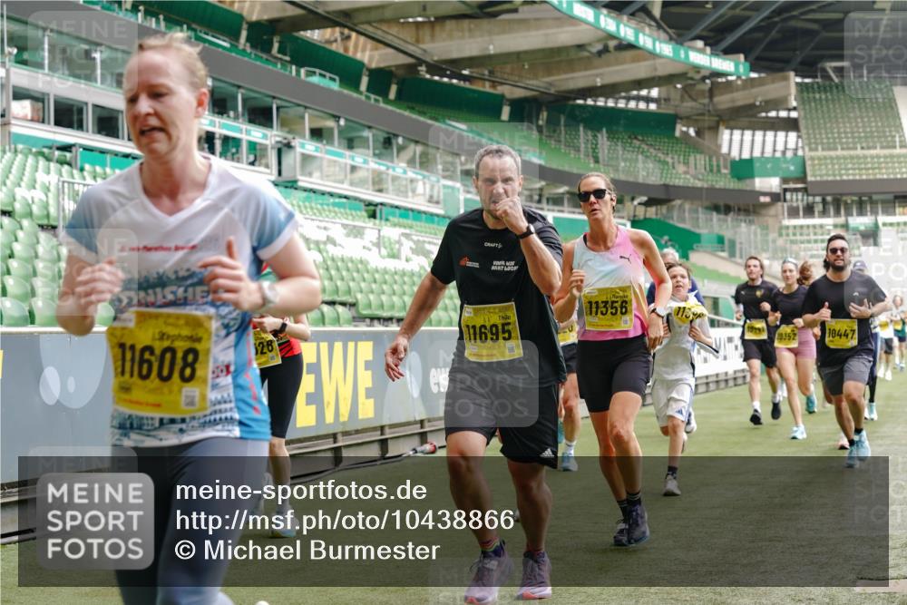 13.09.2026 - 21. swb-Marathon Bremen Michael Burmester http://msf.ph/oto/10438866 13.09.2026 10:27:05 Laufen im Stadion 10096, 10142, 10172, 10210, 10214, 10223, 10228, 10231, 10269, 10289, 10310, 10318, 10319, 10342, 10352, 10398, 10436, 10445, 10447, 10454, 10464, 10489, 10504, 10514, 10536, 10541, 10566, 10583, 10628, 10638, 10735, 10742, 10744, 10806, 10807, 10846, 10860, 10866, 10873, 10897, 10898, 10956, 10987, 10992, 11015, 11019, 11060, 11063, 11076, 11088, 11110, 11111, 11130, 11135, 11148, 11155, 11187, 11193, 11199, 11209, 11232, 11279 meine-sportfotos.de