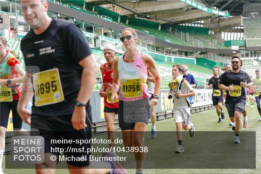 13.09.2026 - 21. swb-Marathon Bremen Michael Burmester http://msf.ph/oto/10438938 13.09.2026 10:27:06 Laufen im Stadion 10096, 10142, 10172, 10210, 10214, 10223, 10228, 10231, 10269, 10289, 10310, 10318, 10319, 10342, 10352, 10398, 10436, 10445, 10447, 10454, 10464, 10489, 10504, 10514, 10536, 10541, 10566, 10583, 10628, 10638, 10735, 10742, 10744, 10806, 10807, 10846, 10860, 10866, 10873, 10897, 10898, 10956, 10987, 10992, 11015, 11019, 11060, 11063, 11076, 11088, 11110, 11111, 11130, 11135, 11148, 11155, 11187, 11193, 11199, 11209, 11232, 11279 meine-sportfotos.de