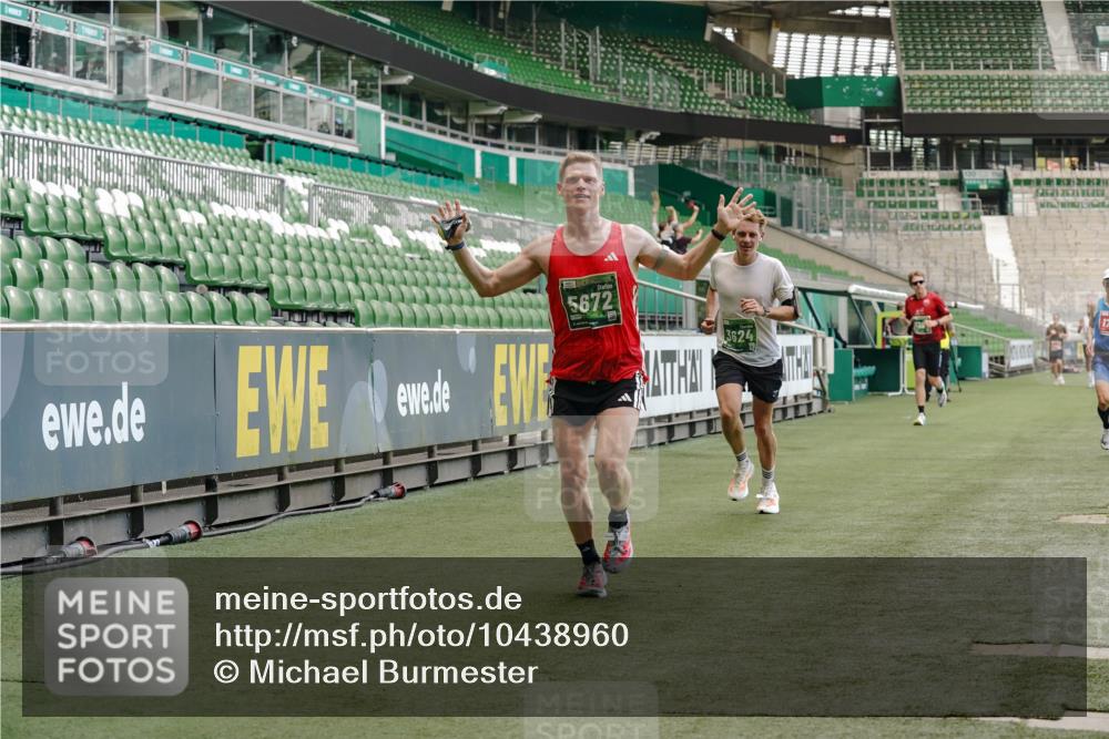 13.09.2026 - 21. swb-Marathon Bremen Michael Burmester http://msf.ph/oto/10438960 13.09.2026 12:41:17 Laufen im Stadion 126, 371, 453, 603, 640, 650, 671, 735, 744, 862, 912, 957, 1136, 1336, 1379, 1381, 1411, 1540, 1571, 1614, 1667, 1797, 1822, 1850, 1860, 1862, 1901, 1930, 1950, 2094, 2986, 3624, 4381, 4399, 4795, 4936, 6198, 6201, 6264, 7118, 7671, 8065, 9065, 9329, 13224, 277, 346, 466, 658, 895, 1090, 1118, 1320, 1323, 1385, 1485, 1583, 1604, 1754, 1911, 2073, 2141, 2352, 2585, 2670, 3080, 3606, 3617, 5160, 7244, 8729 meine-sportfotos.de