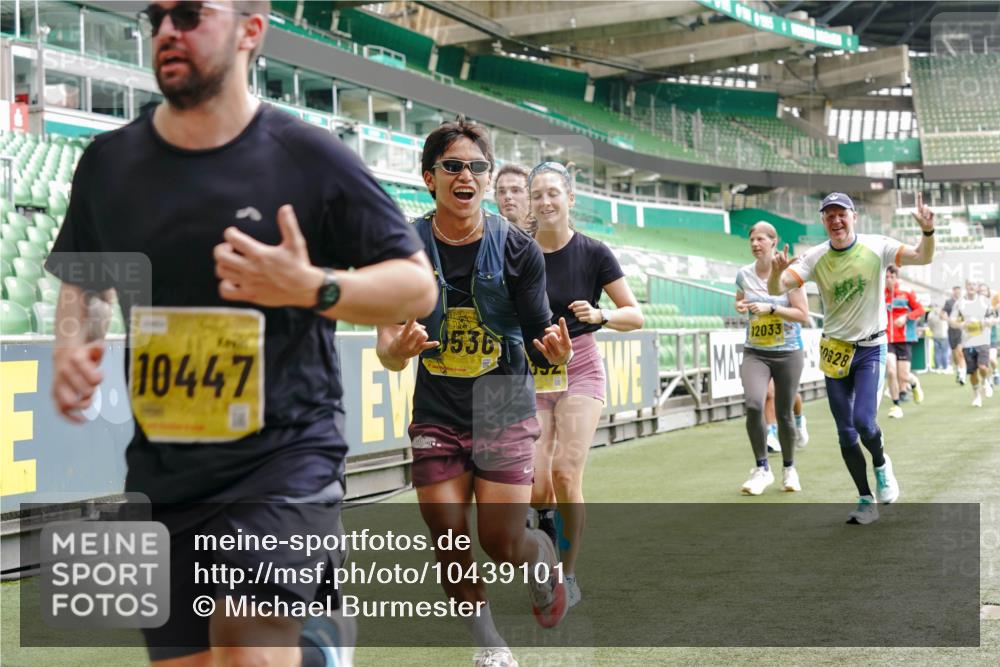 13.09.2026 - 21. swb-Marathon Bremen Michael Burmester http://msf.ph/oto/10439101 13.09.2026 10:27:08 Laufen im Stadion 10096, 10142, 10172, 10210, 10214, 10223, 10228, 10231, 10269, 10289, 10310, 10318, 10319, 10342, 10352, 10393, 10398, 10436, 10445, 10447, 10454, 10464, 10489, 10504, 10514, 10536, 10541, 10566, 10583, 10628, 10638, 10735, 10742, 10744, 10806, 10807, 10846, 10860, 10866, 10873, 10897, 10898, 10917, 10956, 10987, 10992, 11015, 11019, 11060, 11063, 11076, 11088, 11110, 11111, 11130, 11135, 11148, 11155, 11187, 11193, 11199, 11209, 11232, 11279 meine-sportfotos.de