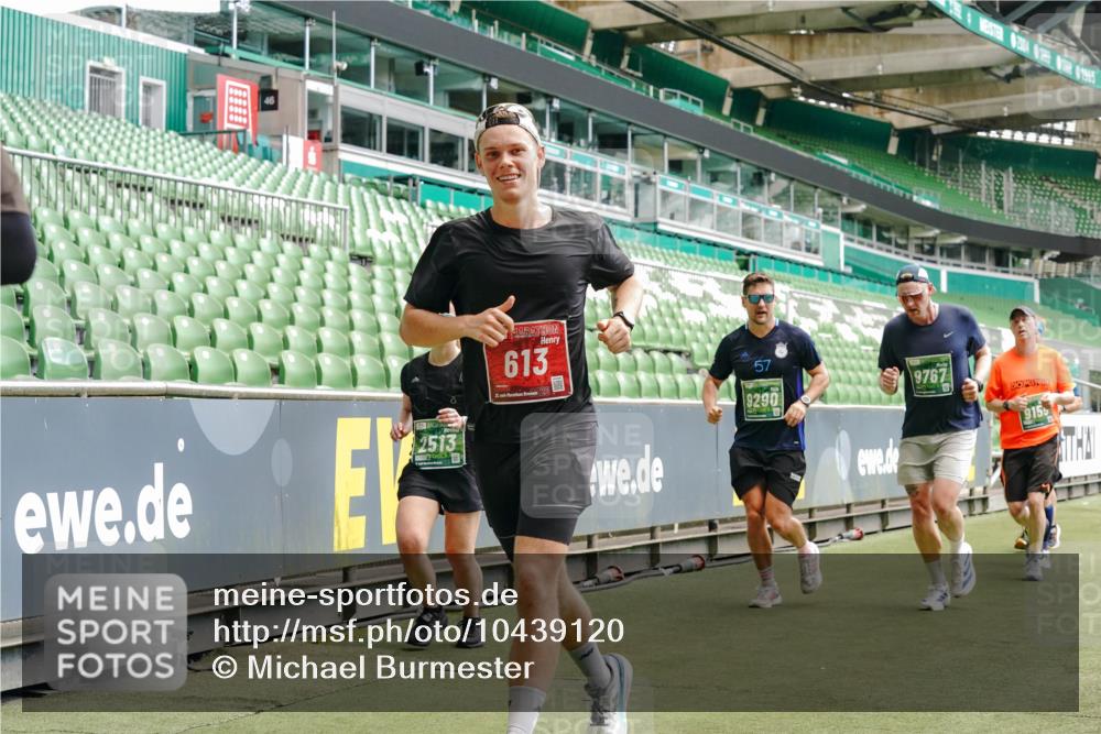 13.09.2026 - 21. swb-Marathon Bremen Michael Burmester http://msf.ph/oto/10439120 13.09.2026 13:06:26 Laufen im Stadion 109, 156, 217, 244, 287, 303, 310, 323, 372, 394, 430, 454, 536, 578, 613, 647, 716, 784, 831, 891, 900, 922, 1073, 1083, 1205, 1243, 1274, 1308, 1365, 1369, 1380, 1437, 1533, 1545, 1574, 1581, 1627, 1823, 1848, 1871, 1909, 1914, 1932, 1938, 2076, 2089, 2090, 2126, 2219, 2241, 2244, 2265, 2275, 2301, 2310, 2318, 2355, 2356, 2393, 2440, 2464, 2602, 2699, 2707, 2721, 2742, 2764, 2818, 2902, 2911, 2959, 2960, 2985, 3030, 3115, 3278, 3444, 3485 meine-sportfotos.de