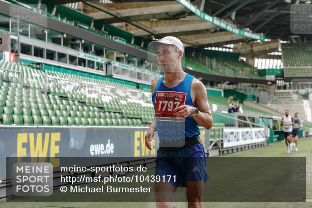 13.09.2026 - 21. swb-Marathon Bremen Michael Burmester http://msf.ph/oto/10439171 13.09.2026 12:41:26 Laufen im Stadion 126, 371, 603, 640, 650, 671, 735, 744, 862, 912, 957, 1136, 1336, 1379, 1381, 1411, 1540, 1571, 1614, 1667, 1797, 1822, 1850, 1860, 1862, 1901, 1930, 1950, 2094, 2986, 3624, 4381, 4399, 4795, 4936, 5672, 6198, 6201, 6264, 7141, 7671, 8065, 8394, 9065, 9329, 13224, 277, 346, 466, 658, 895, 901, 1090, 1118, 1320, 1323, 1385, 1583, 1587, 1604, 1754, 1911, 2073, 2141, 2352, 2585, 2670, 3080, 3606, 3617, 5160, 7244, 8729 meine-sportfotos.de