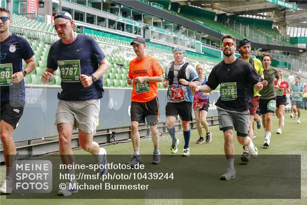 13.09.2026 - 21. swb-Marathon Bremen Michael Burmester http://msf.ph/oto/10439244 13.09.2026 13:06:28 Laufen im Stadion 109, 156, 217, 244, 287, 303, 310, 323, 372, 394, 430, 454, 536, 578, 613, 647, 716, 784, 831, 834, 891, 900, 922, 1073, 1083, 1205, 1243, 1274, 1308, 1365, 1369, 1380, 1437, 1533, 1545, 1574, 1581, 1823, 1848, 1871, 1909, 1914, 1926, 1938, 2076, 2089, 2090, 2126, 2219, 2241, 2244, 2265, 2275, 2301, 2310, 2318, 2355, 2356, 2393, 2440, 2464, 2602, 2699, 2707, 2721, 2742, 2764, 2818, 2902, 2911, 2959, 2960, 2985, 3030, 3115, 3278, 3444, 3485 meine-sportfotos.de