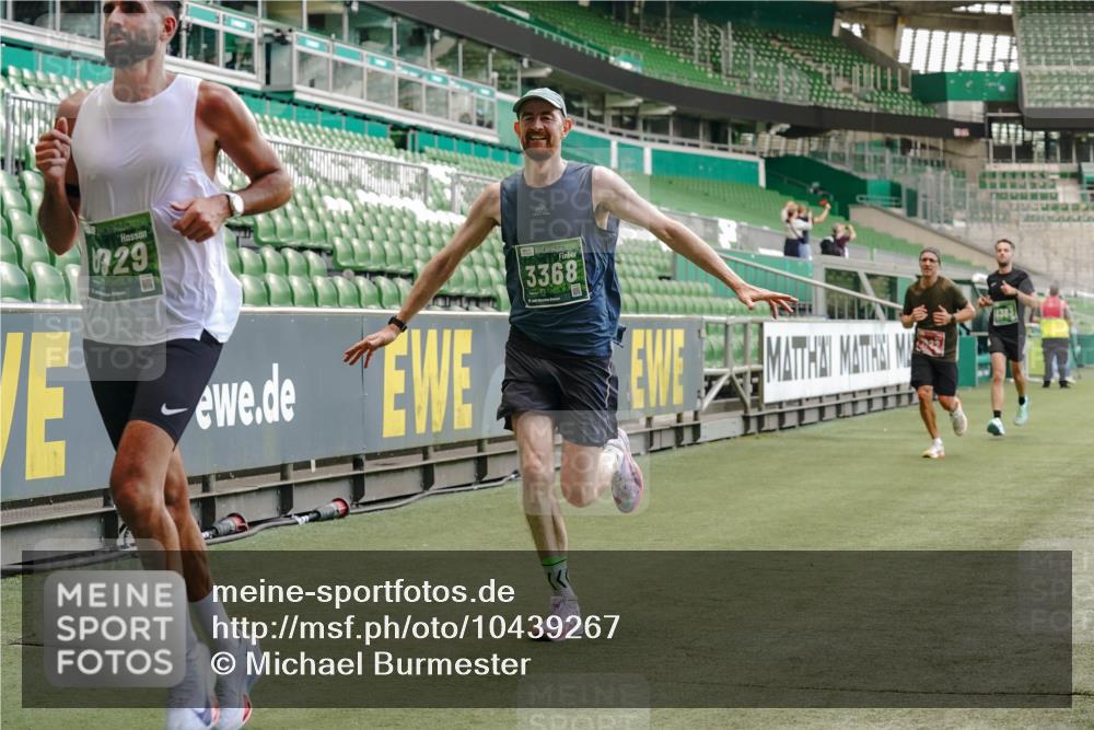 13.09.2026 - 21. swb-Marathon Bremen Michael Burmester http://msf.ph/oto/10439267 13.09.2026 12:41:32 Laufen im Stadion 126, 371, 603, 640, 650, 671, 735, 744, 862, 912, 957, 1136, 1336, 1381, 1411, 1571, 1614, 1667, 1797, 1822, 1850, 1860, 1862, 1901, 1930, 1950, 2094, 2986, 3368, 3624, 4381, 4399, 4795, 4936, 5672, 6198, 6201, 6264, 6929, 6991, 7141, 7671, 8065, 8383, 8394, 9065, 9329, 13224, 277, 346, 466, 658, 895, 901, 1090, 1118, 1248, 1320, 1323, 1385, 1472, 1583, 1587, 1604, 1754, 1911, 2141, 2352, 2585, 2670, 3080, 3606, 3617, 5160, 5163, 8729 meine-sportfotos.de