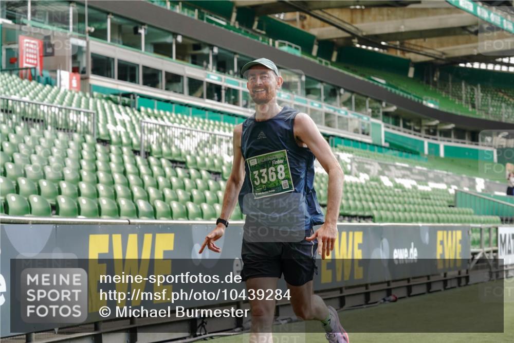 13.09.2026 - 21. swb-Marathon Bremen Michael Burmester http://msf.ph/oto/10439284 13.09.2026 12:41:32 Laufen im Stadion 126, 371, 603, 640, 650, 671, 735, 744, 862, 912, 957, 1136, 1336, 1381, 1411, 1571, 1614, 1667, 1797, 1822, 1850, 1860, 1862, 1901, 1930, 1950, 2094, 2986, 3368, 3624, 4381, 4399, 4795, 4936, 5672, 6198, 6201, 6264, 6929, 6991, 7141, 7671, 8065, 8383, 8394, 9065, 9329, 13224, 277, 346, 466, 658, 895, 901, 1090, 1118, 1248, 1320, 1323, 1385, 1472, 1583, 1587, 1604, 1754, 1911, 2141, 2352, 2585, 2670, 3080, 3606, 3617, 5160, 5163, 8729 meine-sportfotos.de