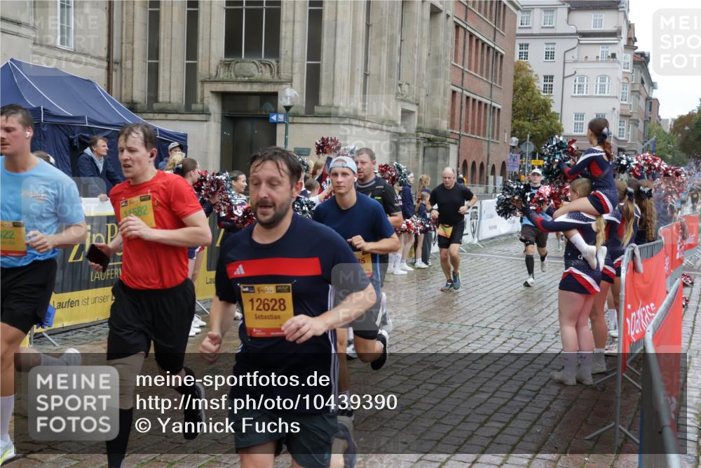 13.09.2026 - Kiel Lauf Yannick Fuchs http://msf.ph/oto/10439390 13.09.2026 11:50:41 Ziel 2063 meine-sportfotos.de