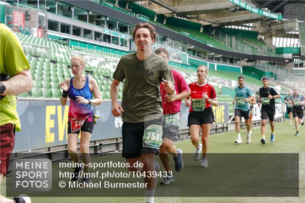 13.09.2026 - 21. swb-Marathon Bremen Michael Burmester http://msf.ph/oto/10439433 13.09.2026 13:06:30 Laufen im Stadion 109, 132, 156, 217, 244, 287, 303, 310, 323, 372, 394, 430, 454, 536, 578, 613, 647, 716, 784, 831, 834, 891, 900, 922, 1073, 1083, 1205, 1243, 1274, 1308, 1365, 1369, 1380, 1437, 1533, 1545, 1574, 1581, 1823, 1848, 1871, 1909, 1914, 1926, 1938, 2076, 2089, 2090, 2219, 2241, 2244, 2265, 2275, 2301, 2310, 2318, 2355, 2356, 2393, 2440, 2464, 2602, 2699, 2707, 2721, 2742, 2764, 2818, 2902, 2911, 2960, 2985, 3030, 3115, 3278, 3444, 3485 meine-sportfotos.de