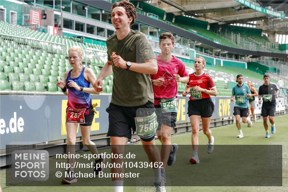 13.09.2026 - 21. swb-Marathon Bremen Michael Burmester http://msf.ph/oto/10439462 13.09.2026 13:06:30 Laufen im Stadion 109, 132, 156, 217, 244, 287, 303, 310, 323, 372, 394, 430, 454, 536, 578, 613, 647, 716, 784, 831, 834, 891, 900, 922, 1073, 1083, 1205, 1243, 1274, 1308, 1365, 1369, 1380, 1437, 1533, 1545, 1574, 1581, 1823, 1848, 1871, 1909, 1914, 1926, 1938, 2076, 2089, 2090, 2219, 2241, 2244, 2265, 2275, 2301, 2310, 2318, 2355, 2356, 2393, 2440, 2464, 2602, 2699, 2707, 2721, 2742, 2764, 2818, 2902, 2911, 2960, 2985, 3030, 3115, 3278, 3444, 3485 meine-sportfotos.de