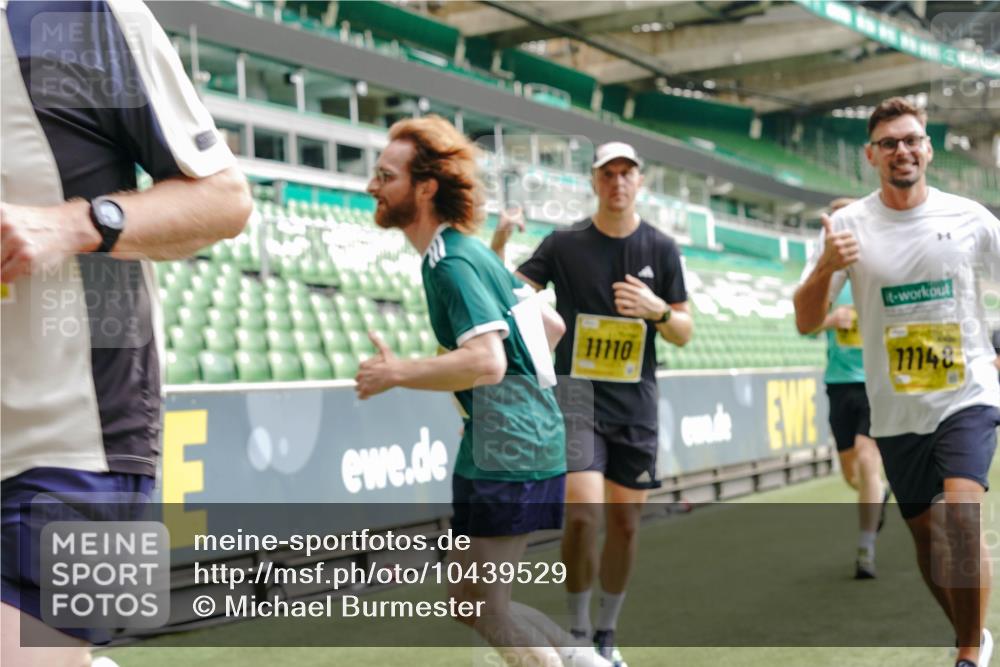 13.09.2026 - 21. swb-Marathon Bremen Michael Burmester http://msf.ph/oto/10439529 13.09.2026 10:27:18 Laufen im Stadion 10096, 10142, 10172, 10189, 10210, 10214, 10223, 10228, 10231, 10269, 10289, 10293, 10310, 10318, 10319, 10352, 10393, 10398, 10436, 10445, 10447, 10454, 10464, 10489, 10504, 10508, 10514, 10536, 10541, 10566, 10583, 10594, 10628, 10638, 10735, 10744, 10806, 10807, 10846, 10860, 10866, 10873, 10897, 10898, 10917, 10956, 10987, 10992, 11015, 11060, 11063, 11076, 11110, 11111, 11130, 11135, 11148, 11155, 11187, 11193, 11199, 11209, 11232, 11279 meine-sportfotos.de