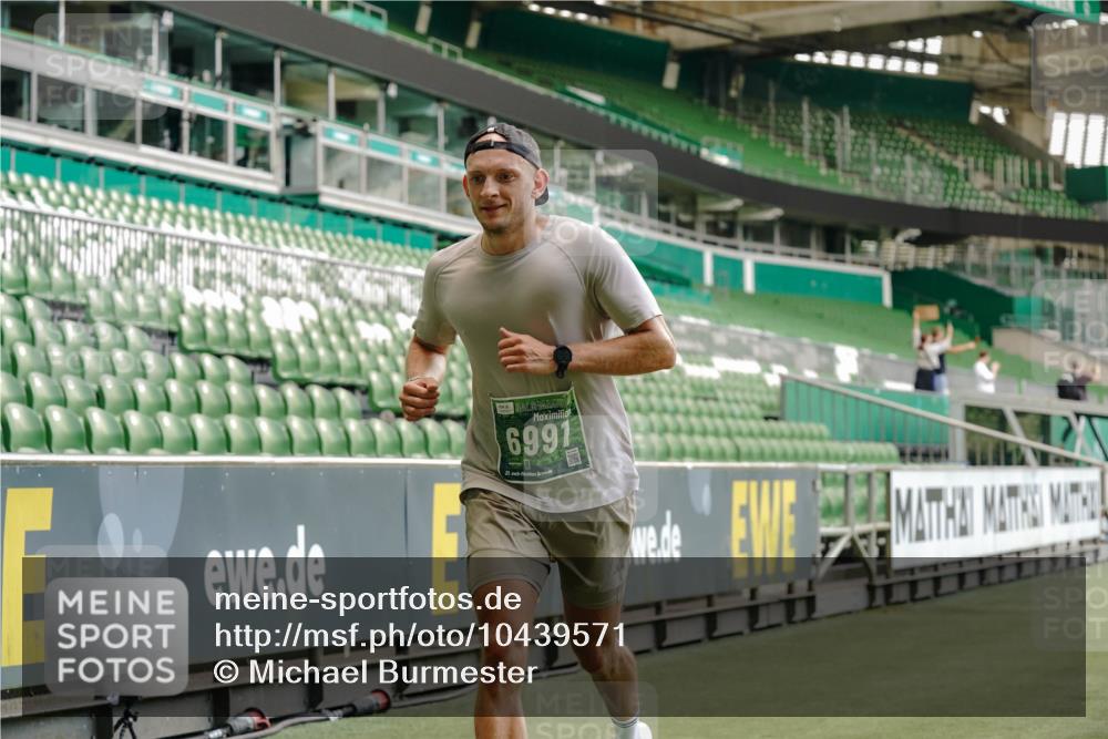 13.09.2026 - 21. swb-Marathon Bremen Michael Burmester http://msf.ph/oto/10439571 13.09.2026 12:41:43 Laufen im Stadion 126, 371, 603, 640, 650, 671, 735, 744, 862, 912, 957, 1136, 1336, 1381, 1411, 1571, 1614, 1619, 1667, 1797, 1822, 1850, 1860, 1862, 1901, 1930, 1950, 2094, 2207, 2986, 3368, 3624, 4381, 4399, 4795, 4936, 5672, 6198, 6201, 6264, 6929, 6991, 7141, 7671, 8065, 8311, 8383, 8394, 9065, 9329, 13224, 277, 346, 466, 658, 895, 901, 1090, 1118, 1248, 1320, 1323, 1385, 1472, 1576, 1587, 1604, 1717, 1751, 1754, 1911, 2141, 2352, 2585, 2670, 3080, 3606, 5160, 5163, 5912, 8729 meine-sportfotos.de