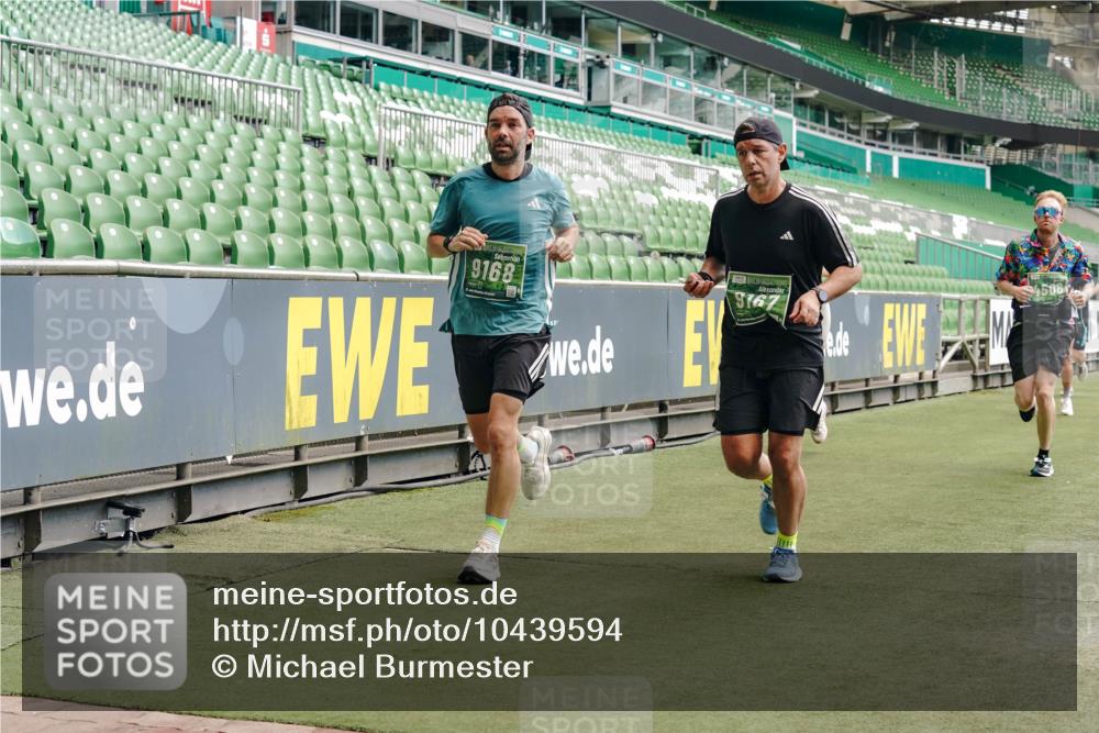 13.09.2026 - 21. swb-Marathon Bremen Michael Burmester http://msf.ph/oto/10439594 13.09.2026 13:06:33 Laufen im Stadion 109, 132, 156, 217, 244, 287, 303, 310, 323, 372, 394, 430, 454, 536, 578, 613, 647, 716, 784, 831, 834, 891, 900, 922, 1073, 1083, 1189, 1205, 1243, 1274, 1308, 1365, 1369, 1380, 1437, 1533, 1545, 1574, 1581, 1823, 1848, 1871, 1909, 1926, 1938, 2070, 2076, 2089, 2090, 2219, 2241, 2244, 2265, 2275, 2301, 2310, 2318, 2355, 2356, 2393, 2440, 2464, 2602, 2699, 2707, 2721, 2731, 2742, 2764, 2818, 2902, 2911, 2960, 2985, 3030, 3115, 3278, 3444, 3485 meine-sportfotos.de