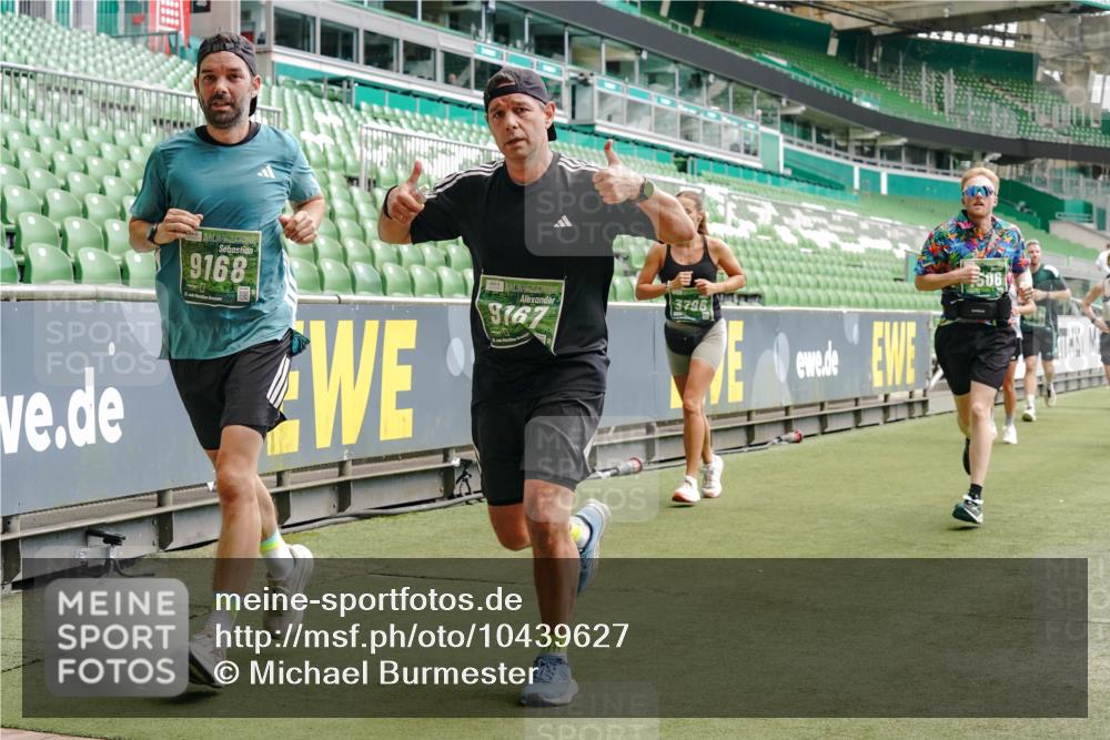 13.09.2026 - 21. swb-Marathon Bremen Michael Burmester http://msf.ph/oto/10439627 13.09.2026 13:06:33 Laufen im Stadion 109, 132, 156, 217, 244, 287, 303, 310, 323, 372, 394, 430, 454, 536, 578, 613, 647, 716, 784, 831, 834, 891, 900, 922, 1073, 1083, 1189, 1205, 1243, 1274, 1308, 1365, 1369, 1380, 1437, 1533, 1545, 1574, 1581, 1823, 1848, 1871, 1909, 1926, 1938, 2070, 2076, 2089, 2090, 2219, 2241, 2244, 2265, 2275, 2301, 2310, 2318, 2355, 2356, 2393, 2440, 2464, 2602, 2699, 2707, 2721, 2731, 2742, 2764, 2818, 2902, 2911, 2960, 2985, 3030, 3115, 3278, 3444, 3485 meine-sportfotos.de